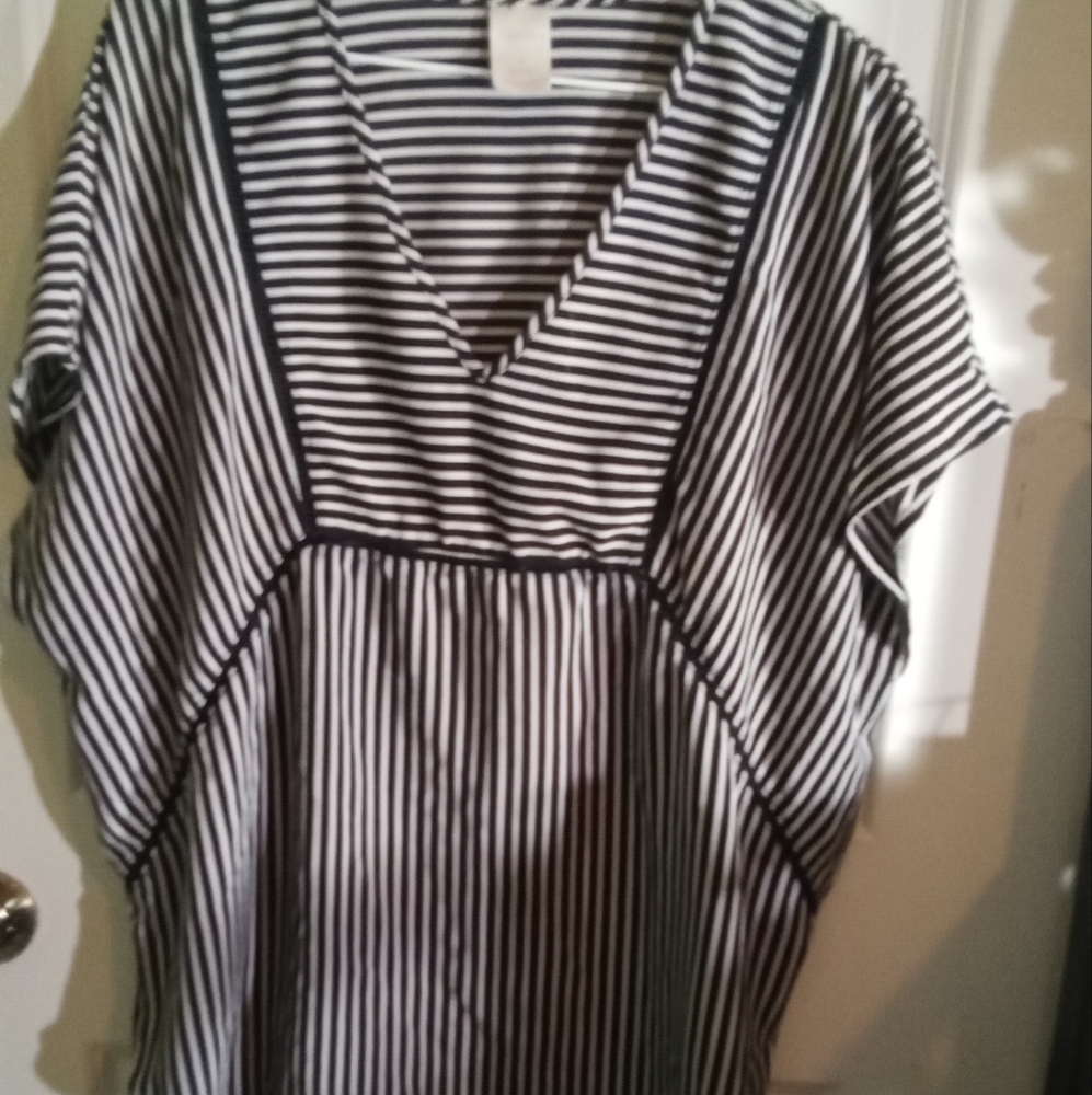 Vintage Y2K Xhilaration Navy and White Striped Asymmetrical Oversized Top Sz L